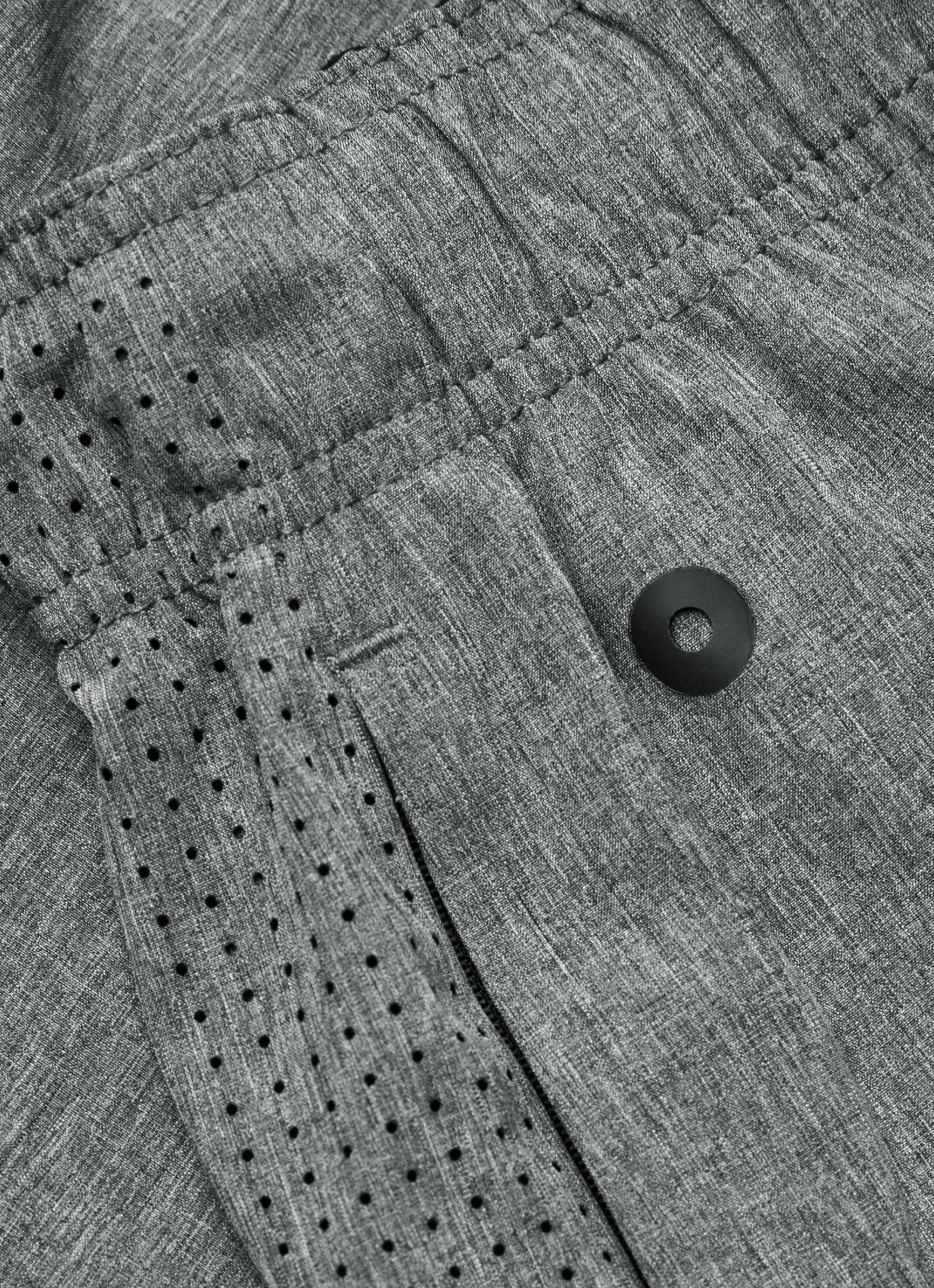 Type 3 Tech Short (19") Carbon - Sale